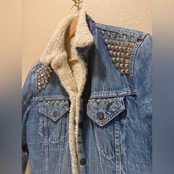 VINTAGE LEVIS SHERPA TRUCKER DENIM JACKET RED TAB 1970S SIZE 40 - Picture 3 of 13